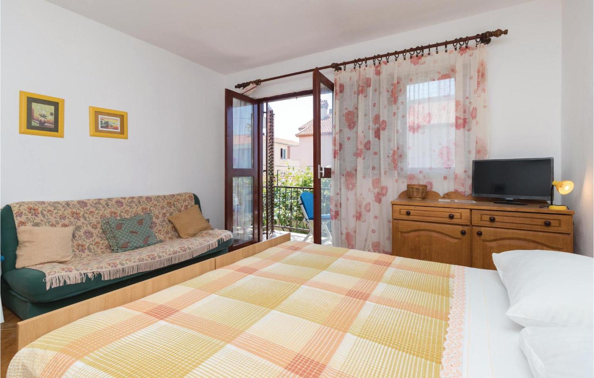 Nice Apartment In Zadar With Wifi Bagian luar foto